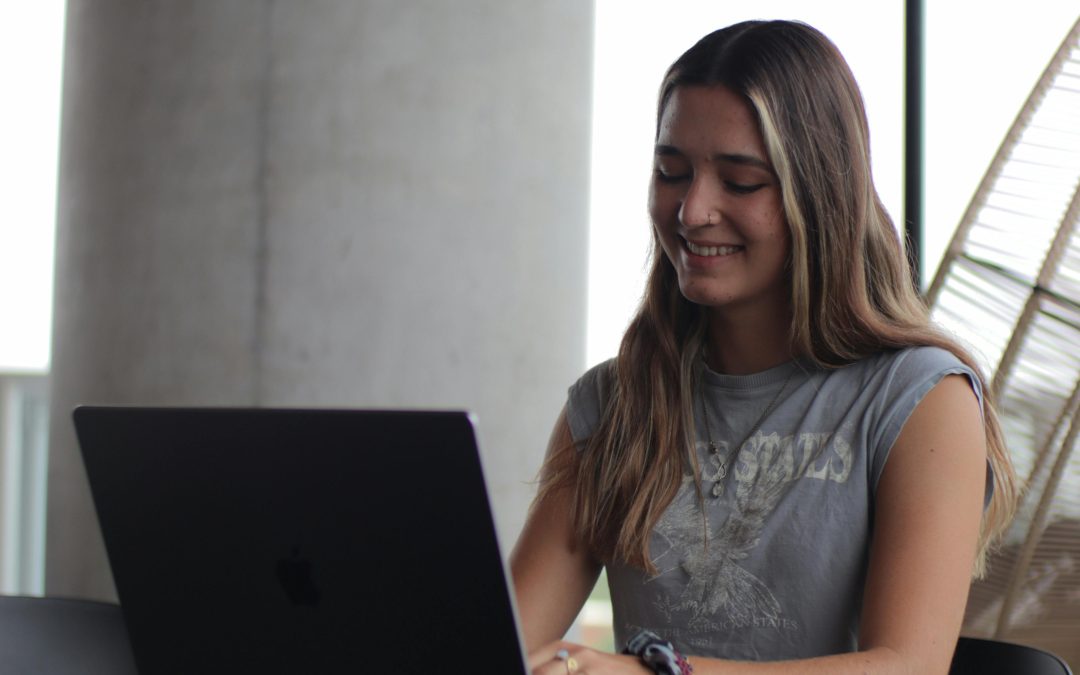 Aprende a programar de manera efectiva: consejos para estudiar, practicar y mejorar tus habilidades.